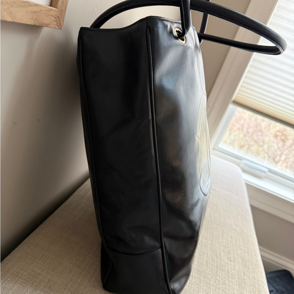 Chanel Vintage CC Shopping Tote - Picture 4 of 14